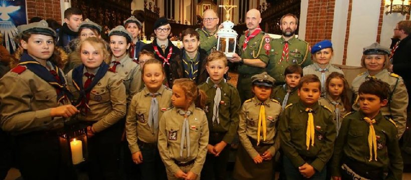 Harcerze odebrali Betlejemskie Światło Pokoju