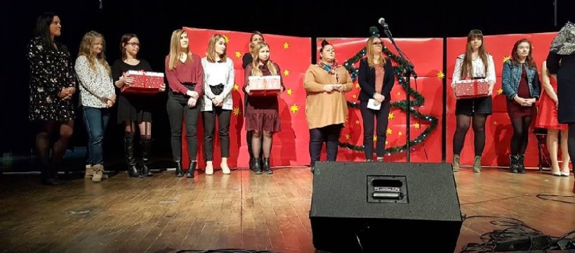 II Powiatowy Konkurs Kolęd i Piosenek Świątecznych w języku angielskim w Iwaszkiewiczu