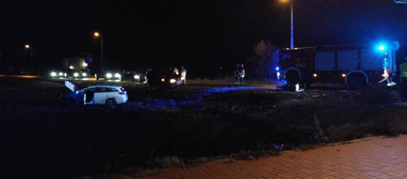 Wypadek dwóch pojazdów w Szymanowie 
