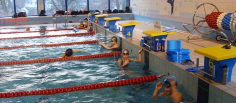 MOSiR zaprasza na naukę pływania – program zajęć