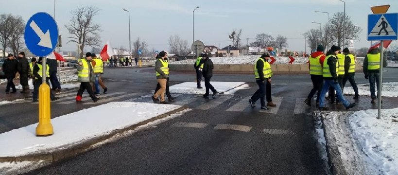 Strajk rolników w Ruszkach - zablokowane rondo