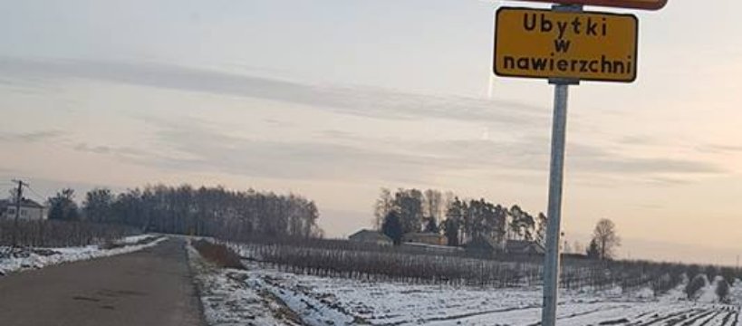 Stawiają znaki a dziury coraz większe – można uszkodzić auto 