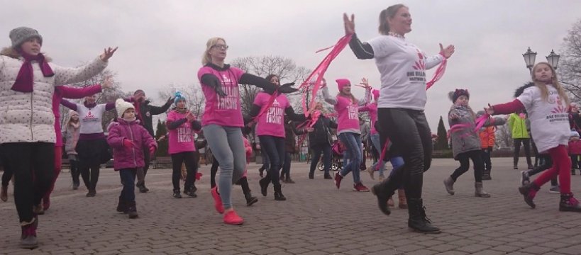 Nazywam się Miliard - taniec na placu Kościuszki 