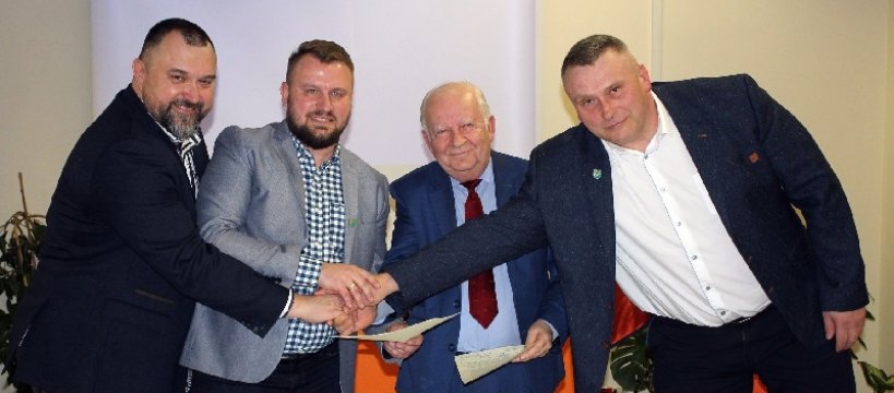 Góra z górą się nie zejdzie ...