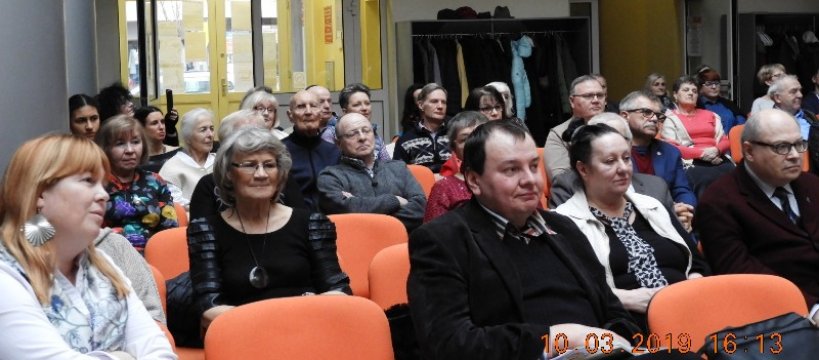 ,,Poezja na obcasach