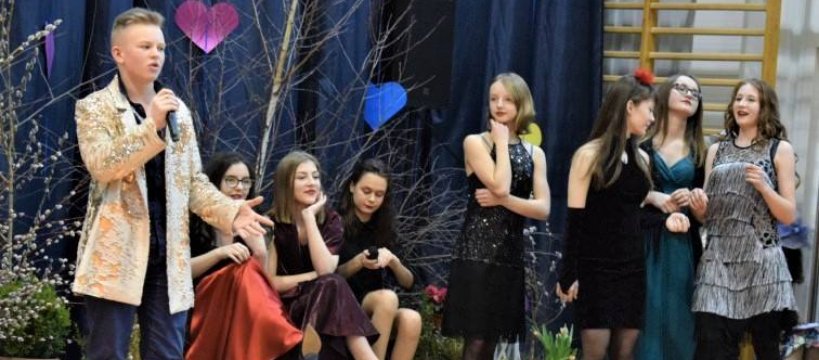 Uczniowie z Gawłowa w plastyce, muzyce i poezji