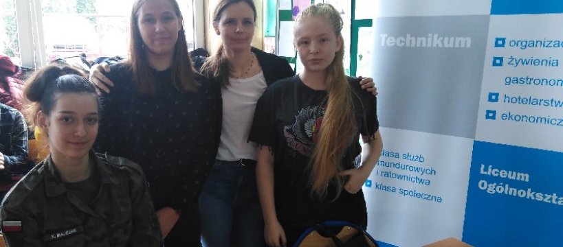 Iwaszkiewicz na Targach edukacyjnych w Iłowie
