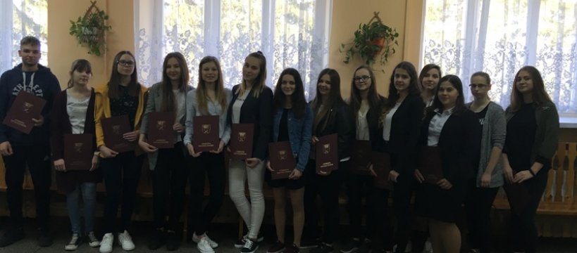 Stypendyści Starosty Sochaczewskiego z Iwaszkiewicza
