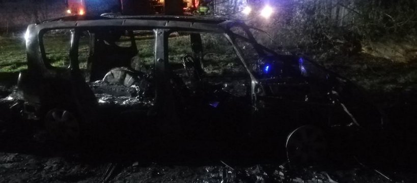 Pożar auta w Budach Starych