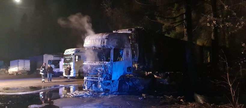 Pożar ciągnika siodłowego z naczepą