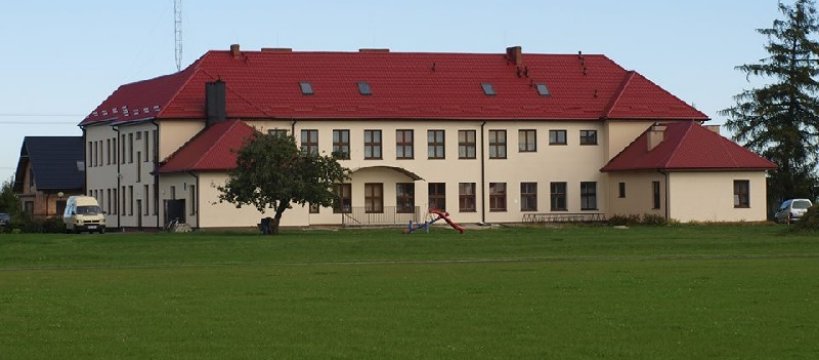 Szkoła w Brzozowie bez paneli – złodzieje wkradli się nocą