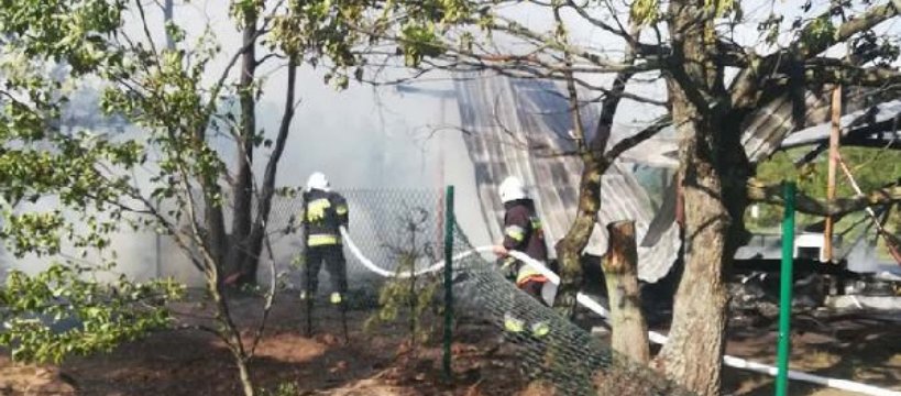 Pożar altany oraz minikoparki w miejscowości Pieczyska Iłowskie