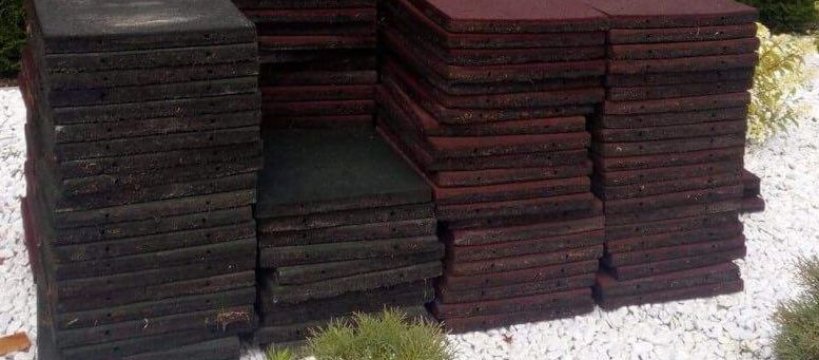 Chciał zrobić plac zabaw dla córki. Ukradł ponad 200 mat