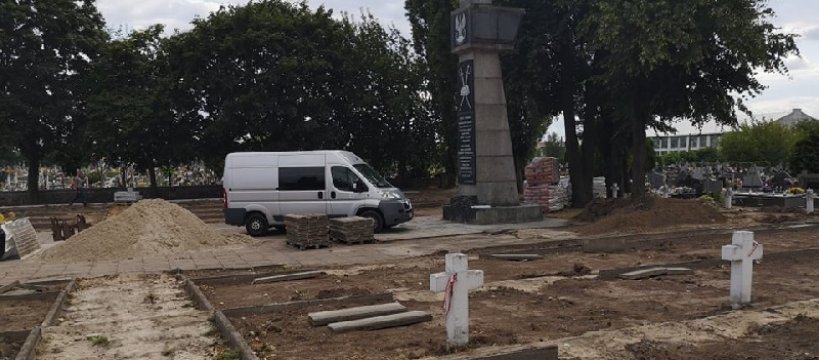 Ruszyła renowacja cmentarza wojennego w Trojanowie 