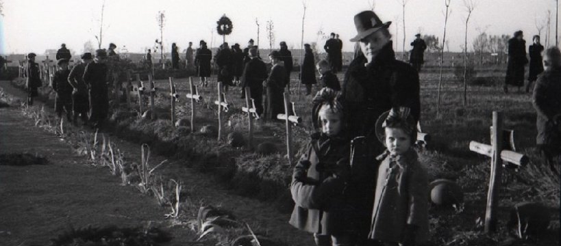 Poszukiwane stare fotografie cmentarza wojennego w Trojanowie 
