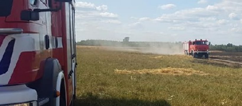 Niebezpieczny pożar zboża w Rokotowie