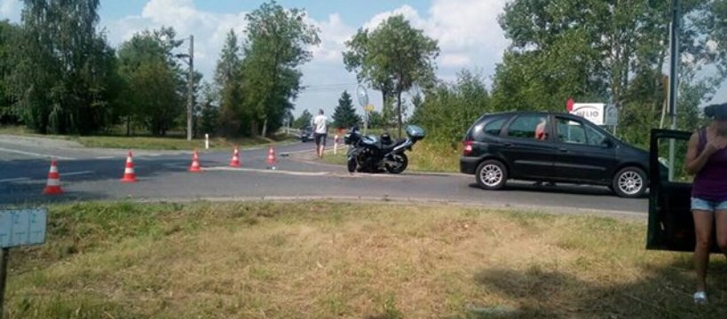 Zderzenie samochodu osobowego z motocyklem 