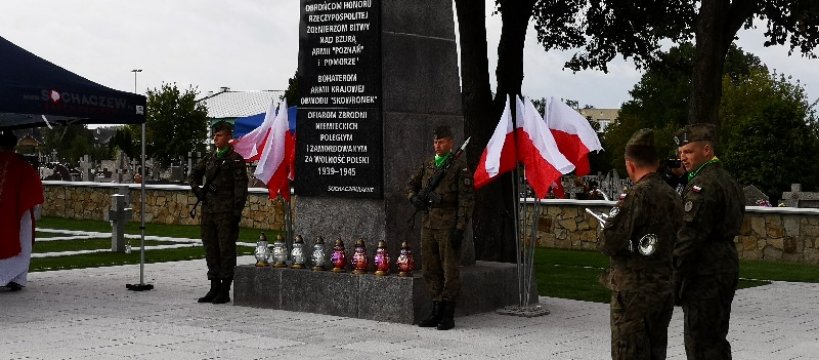 Uroczyste otwarcie i poświęcenie cmentarza wojennego w Trojanowie