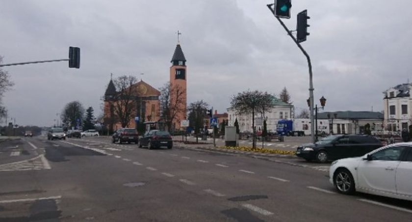 Skrzyżowanie Warszawska-Traugutta - koszmar codziennej jazdy 