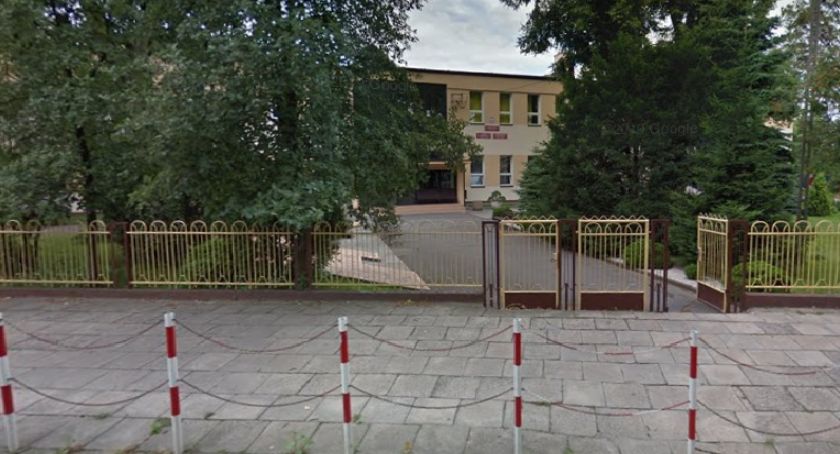 LO Chopin z częściowym nauczaniem zdalnym z powodu COVID-19 