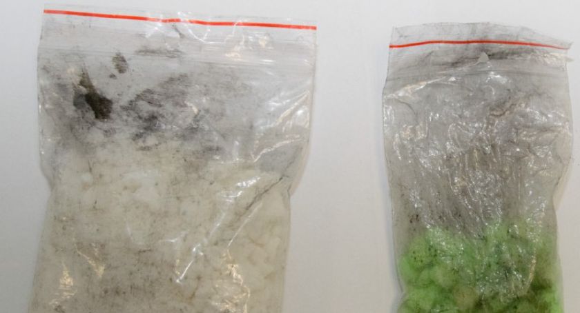 Amfetamina i tabletki z MDMA znalezione przy włamywaczach 