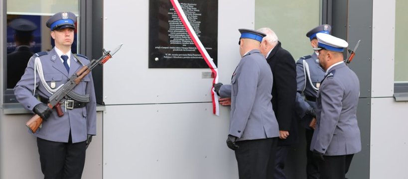 Odsłonięcie tablicy upamiętniającej 22 funkcjonariuszy policji państwowej