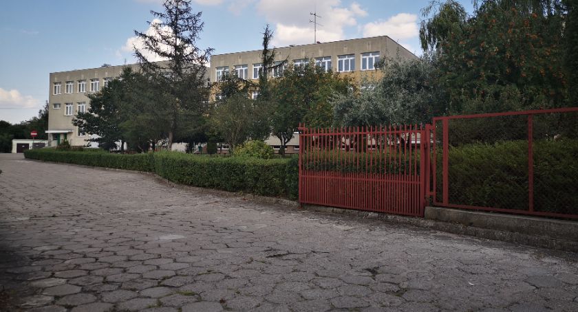 Szkoły Sochaczew - szóstka bez zajęć do końca tygodnia  