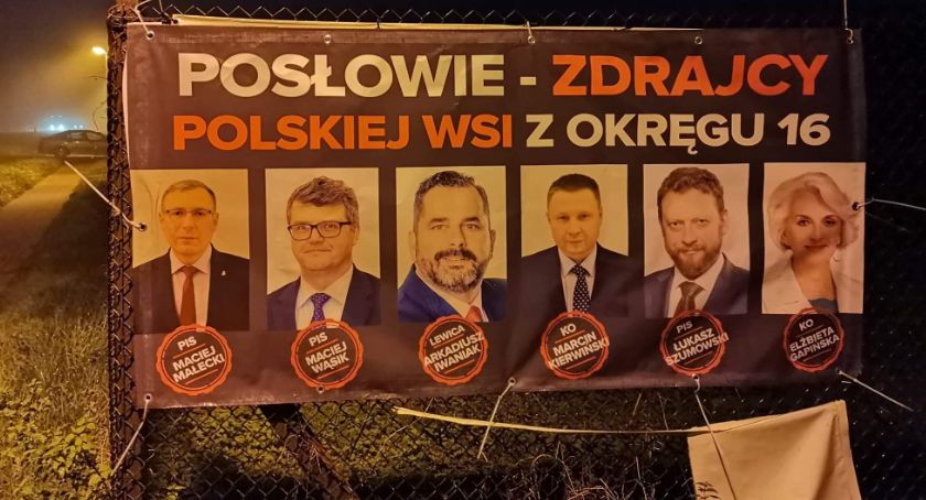 Rolnicy powiatu sochaczewskiego wyrażają swoje zdanie poprzez banery?
