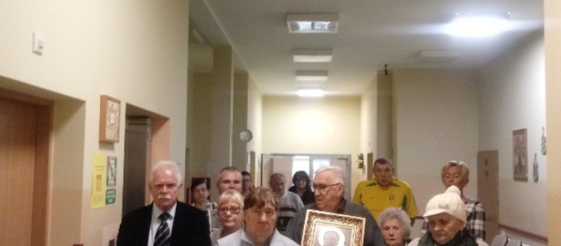 Królowo Rodzin módl się za nami