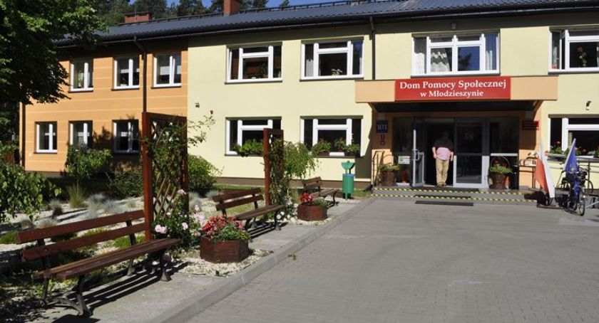 DPS Młodzieszyn w trudnej sytuacji - 7 tys. zł wynagrodzenia oferuje Starostwo Powiatowe 