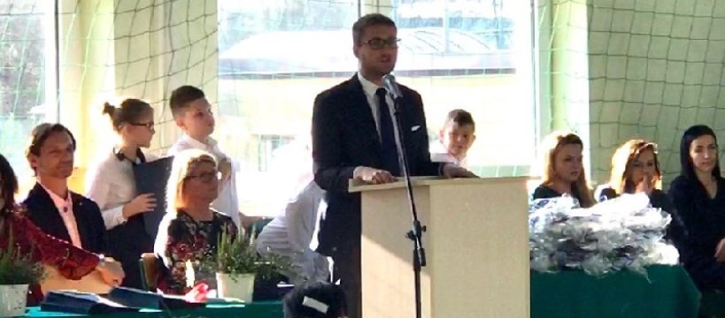 Pasowanie na pierwszaków w Szkole Podstawowej w Rybnie