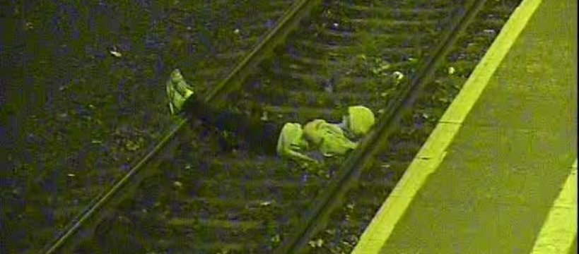 17- latek na torach - o krok od tragedii na PKP