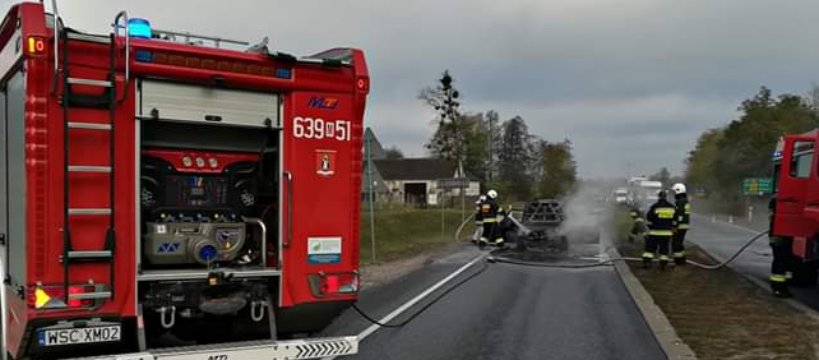 Auto spłonęło doszczętnie. Pożar na DK50