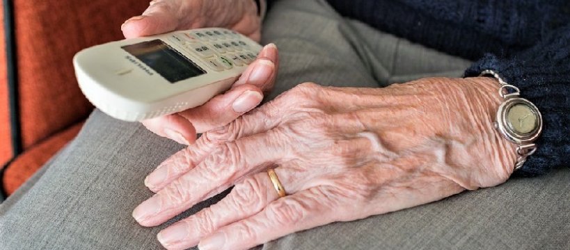 Seniorze, uważaj na oszustów!