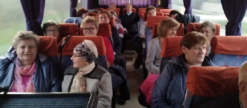 Seniorzy z Rybna na konferencji oraz koncercie Papa Dance