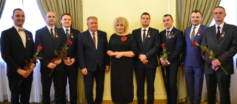 Członkowie stowarzyszenia MGH odznaczeni Krzyżem Zasługi