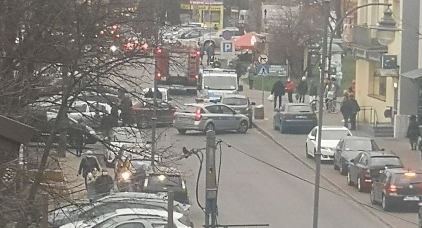 Wypadek przy Żeromskiego i Senatorskiej - są duże utrudnienia 