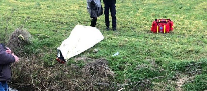 Zwłoki znalezione w rowie melioracyjnym - dramatyczne odkrycie w Brakach