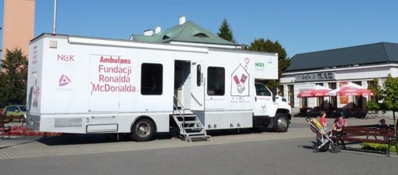 USG dla dzieci w mobilnym gabinecie fundacji McDonalda 