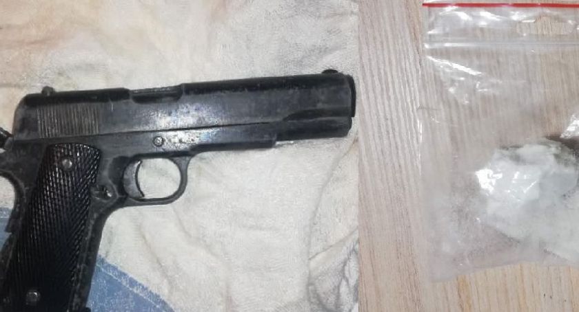 Mieszkaniec Nowej Suchej z narkotykami i pistoletem