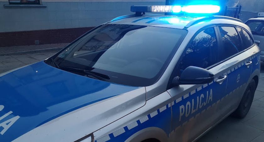 Policjanci w pościgu ulicami Karwowa
