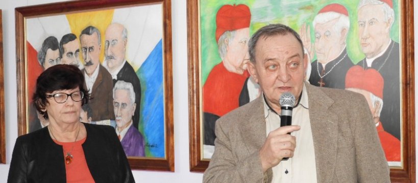 Relacja z wernisażu wystawy Ryszarda Szatkowskiego pt. „Niepodległa. Bóg. Honor. Ojczyzna̶