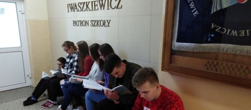 Iwaszkiewicz zaprasza na spotkanie w sprawie rekrutacji 