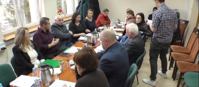Spór o szkolę w Giżycach - czy będzie likwidacja placówki?