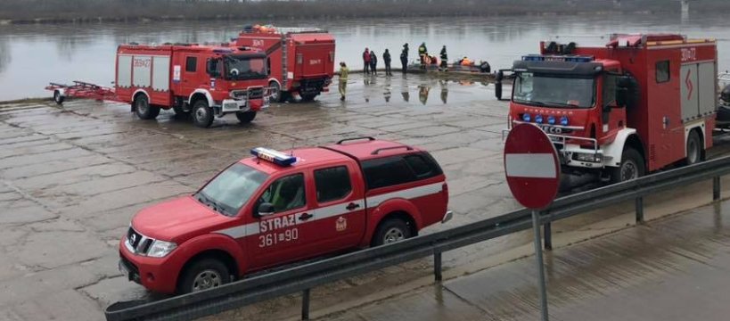 Po raz kolejny przeczesywali Wisłę w poszukiwaniu Piotra Pietrzaka