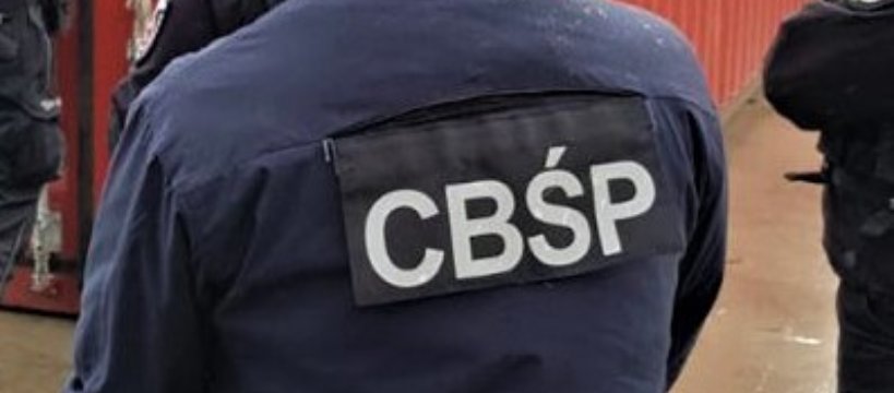 Pościg, staranowane radiowozy - funkcjonariusze CBŚP zatrzymali dwie osoby