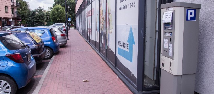 Strefa parkowania - czasowo zawieszone pobieranie opłat 