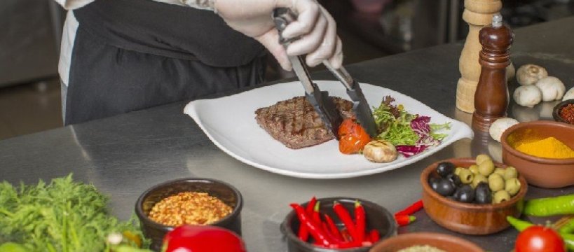 Ocal swoją ulubioną sochaczewską restaurację i zamów jedzenie na wynos