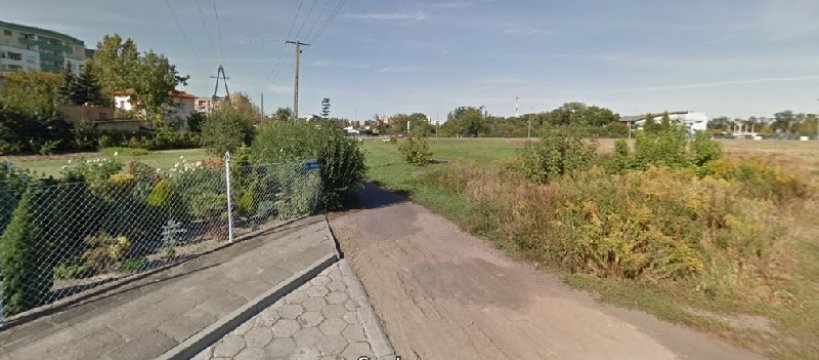 Brudna i nieoświetlona ścieżka - mieszkańcy proszą o interwencję