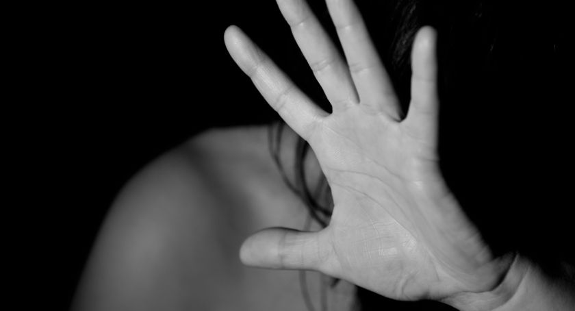 38- latek oskarżony o znęcanie się nad żoną 